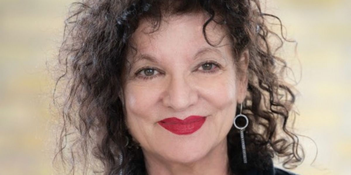 Italian-Born Author And Playwright Rosanna Staffa Releases Debut Novel THE WAR ENDS AT FOUR