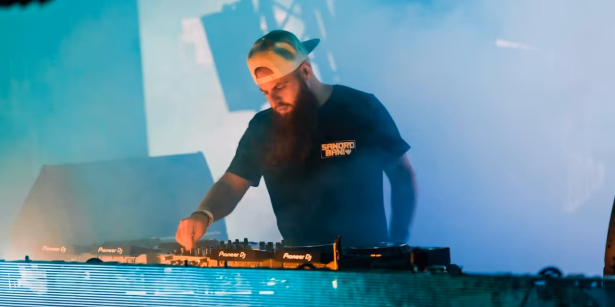 Italian Producer Sandro Bani Drops 'La Rara'