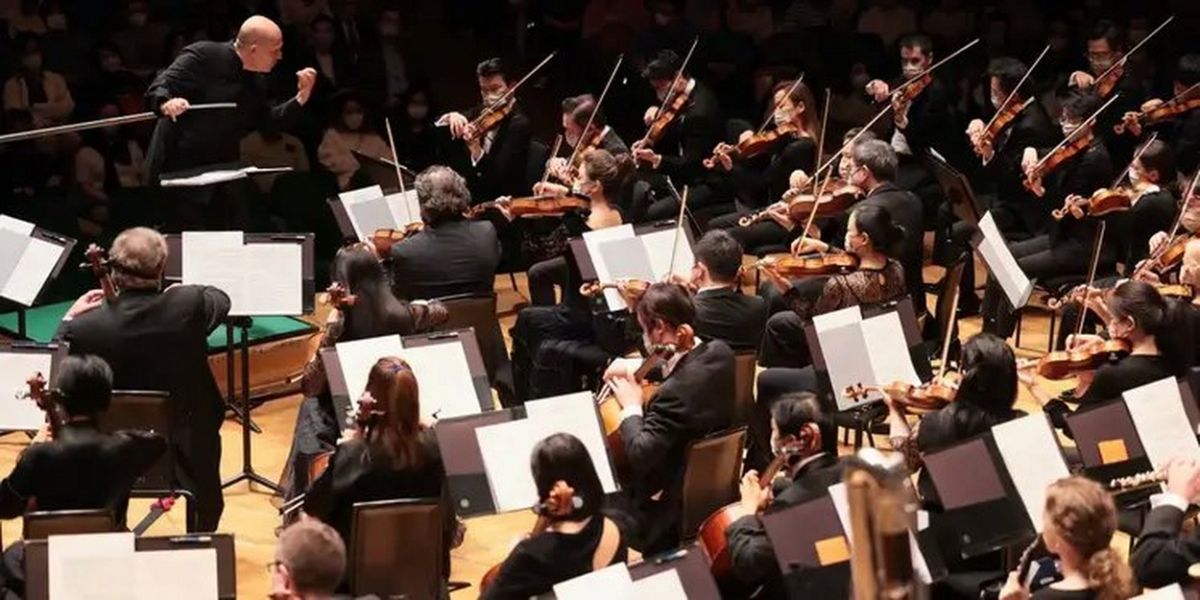 Jaap van Zweden, Acclaimed Violinist Tianwa Yang and the HK Phil Embark on Tour to Nanjing and Shanghai