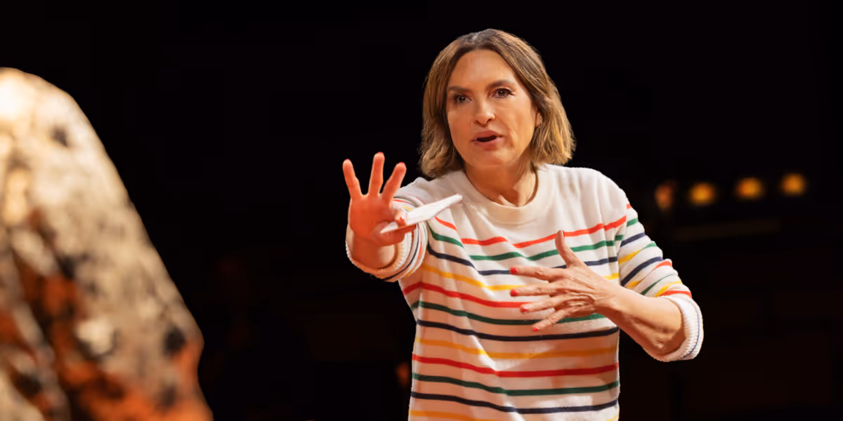 Jalen Brunson Sees Mariska Hargitay in EVERY BRILLIANT THING After Knicks Support