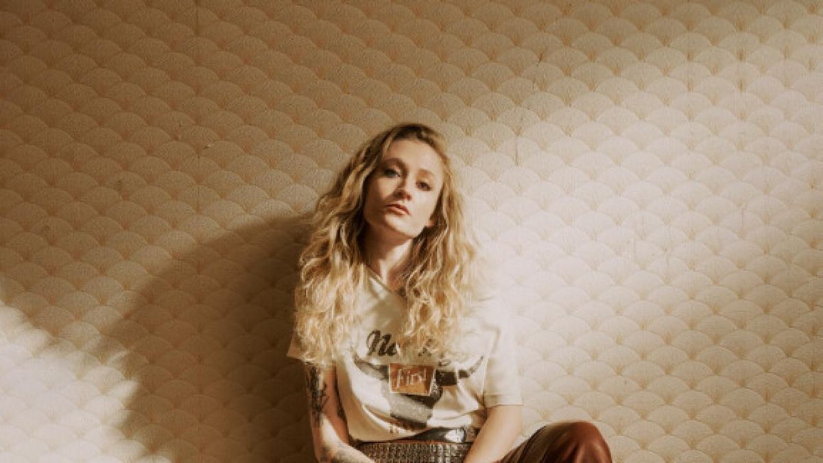 Janet Devlin Releases 'HOW DO COWBOYS SAY GOODBYE' Single