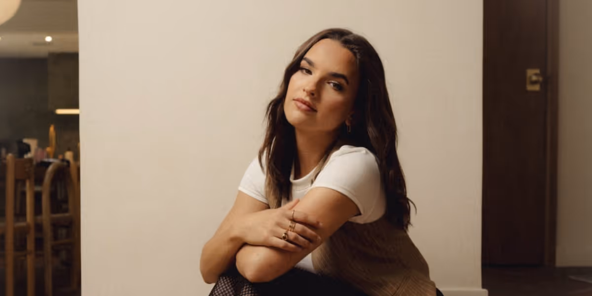 Jenna Raine Shares New Single 'Roses'