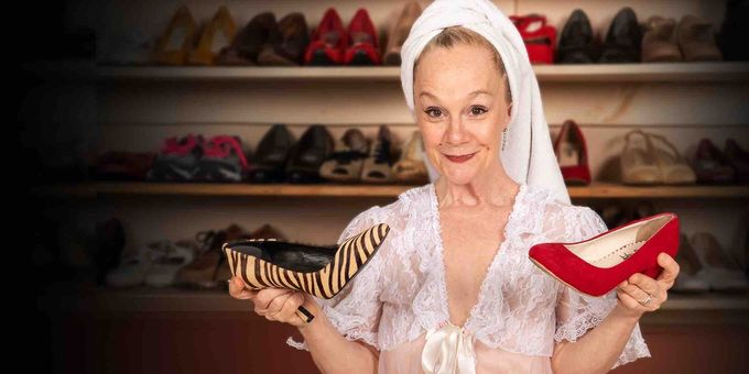 Jennifer Childs to Star in New Solo Comedy SHE GETS AROUND at Plays & Players Th Photos