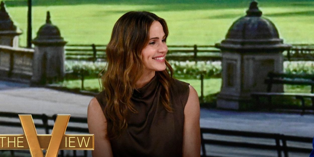 Jennifer Garner Discusses Friendship and THE FIVE-STAR WEEKEND Cast on The View Video