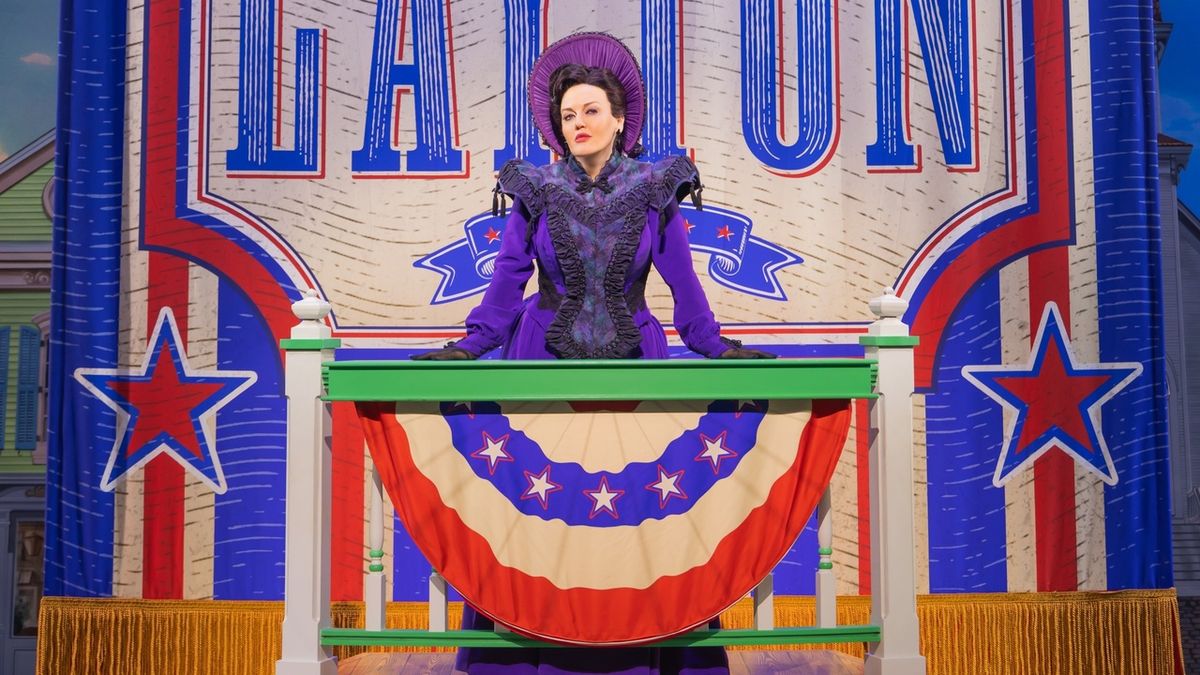 Jennifer Simard Extends Run in SCHMIGADOON! on Broadway