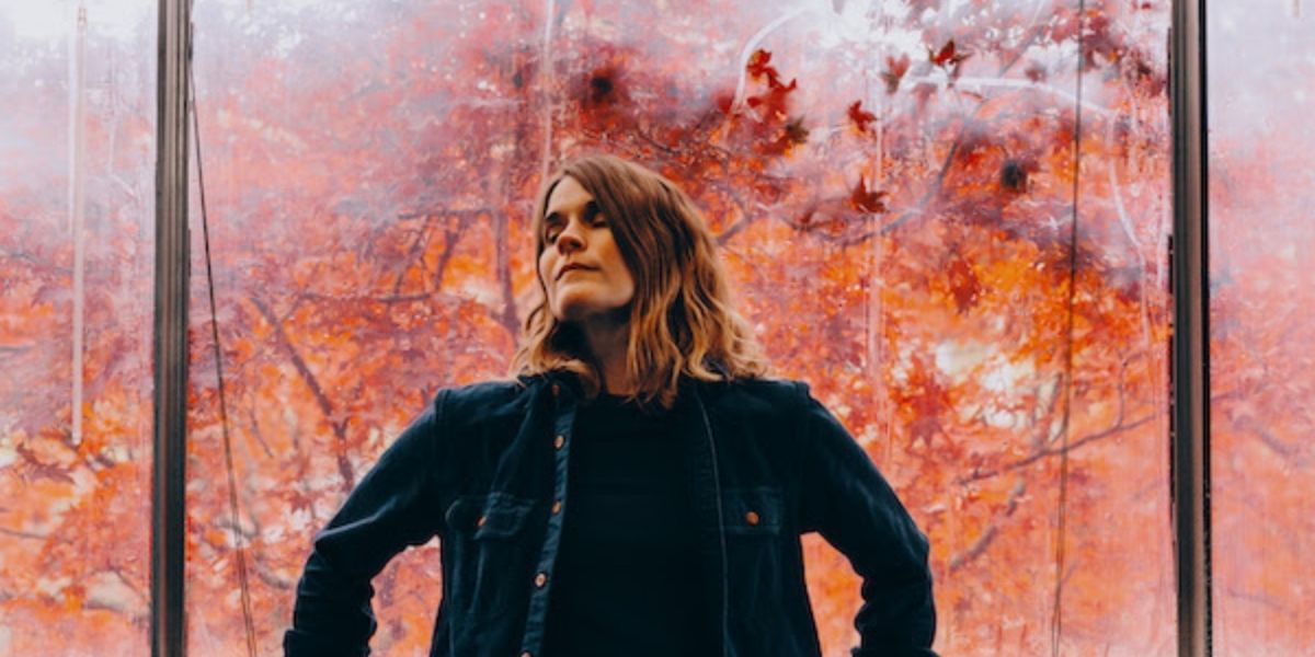 Jenny Owen Youngs Shares New Single 'Someone's Ex'