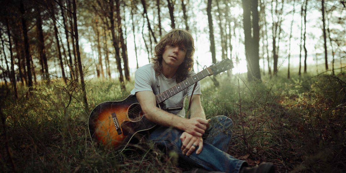 Jesse Welles Shares 'Under The Powerlines 2026' Tour Dates