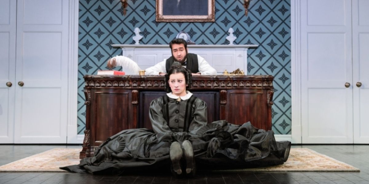 ジンクス・ムーンスーン、今週『LATE NIGHT WITH SETH MEYERS』で『OH, MARY!』について語る予定 