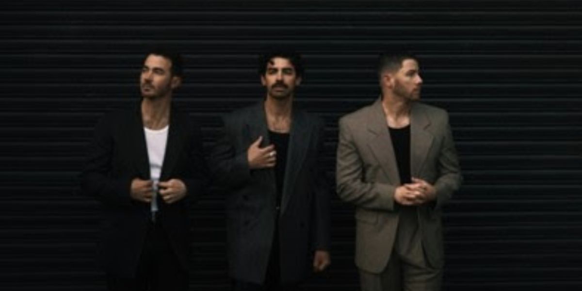 Jonas Brothers Celebrate 20th Anniversary with JONASCON New Jersey Fan Event