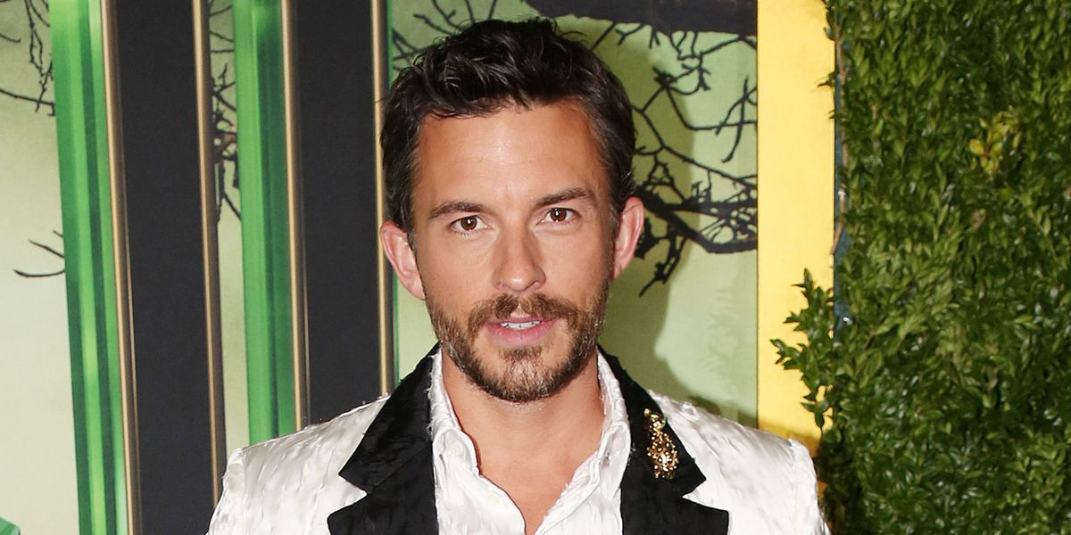 Jonathan Bailey Departs SUNDAY IN THE PARK WITH GEORGE, Following Ariana Grande’s Departure Jonathan Bailey Departs SUNDAY IN THE PARK WITH GEORGE, Following Ariana Grande’s Departure