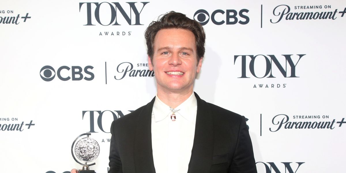 Jonathan Groff to Visit LIVE WITH KELLY AND MARK Next Week
