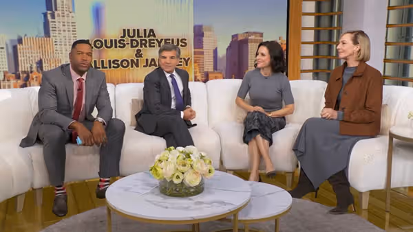 Video: Julia Louis-Dreyfus and Allison Janney Discuss 'Multilayered' OTHER DESERT CITIES Photo