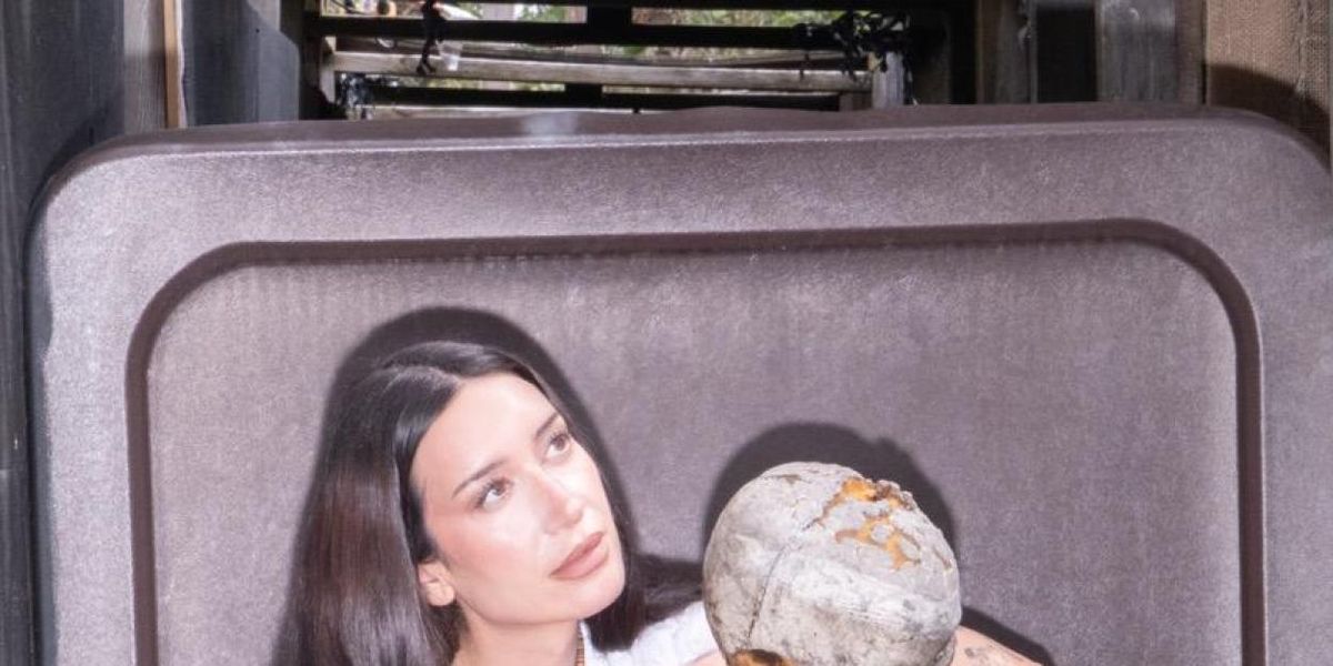 Julia Wolf Shares LAMB Feat. Kellin Quinn; Deep End World Tour Kicks Off