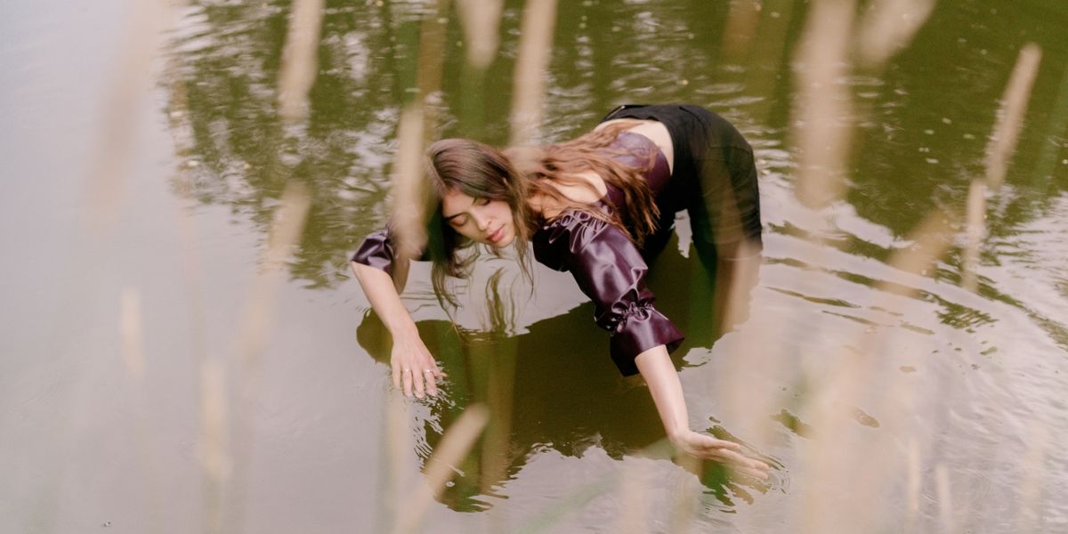 Julie Byrne Announces New EP & Shares New Single 'Velocity? What About The Inertia!?'