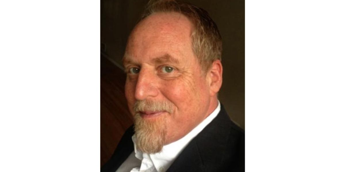 Julien Arnold Dies Suddenly During Performance of A CHRISTMAS CAROL