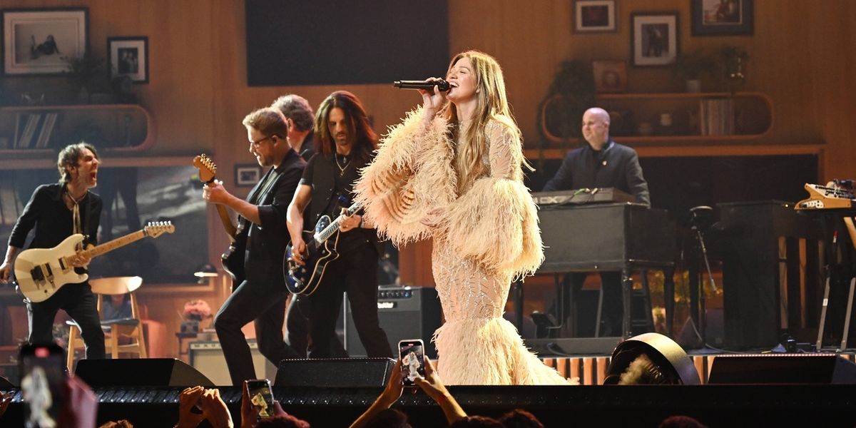 Kelly Clarkson Adds New 2026 Dates to Las Vegas Residency