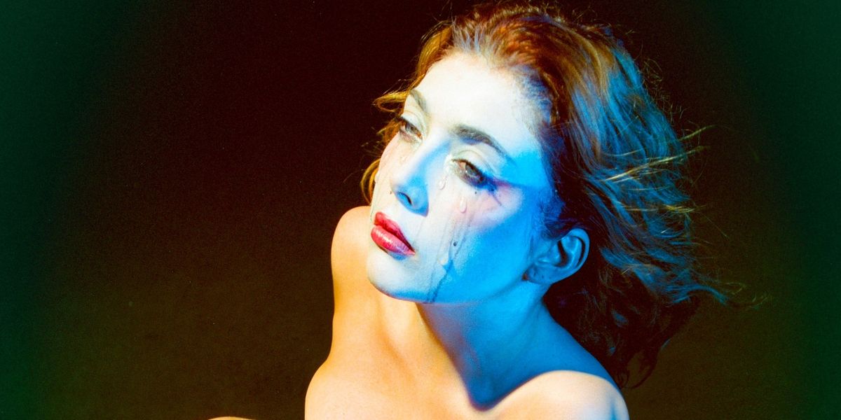 Kitty Coen Boldly Embraces Imperfections With Track 'everything's A Mess'