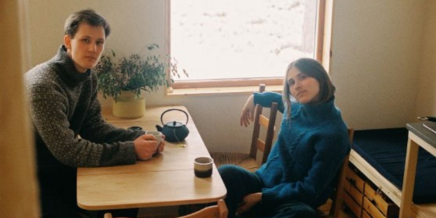 Konradsen Announces Sophomore Album 'Michael's Book On Bears' & Shares New Single 'Out In The Backyard'  Image