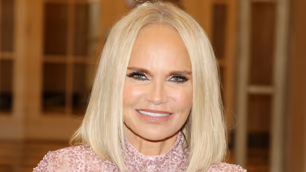 Kristin Chenoweth to Compete on New THE TRAITORS Season Hosted By Alan Cumming Photo