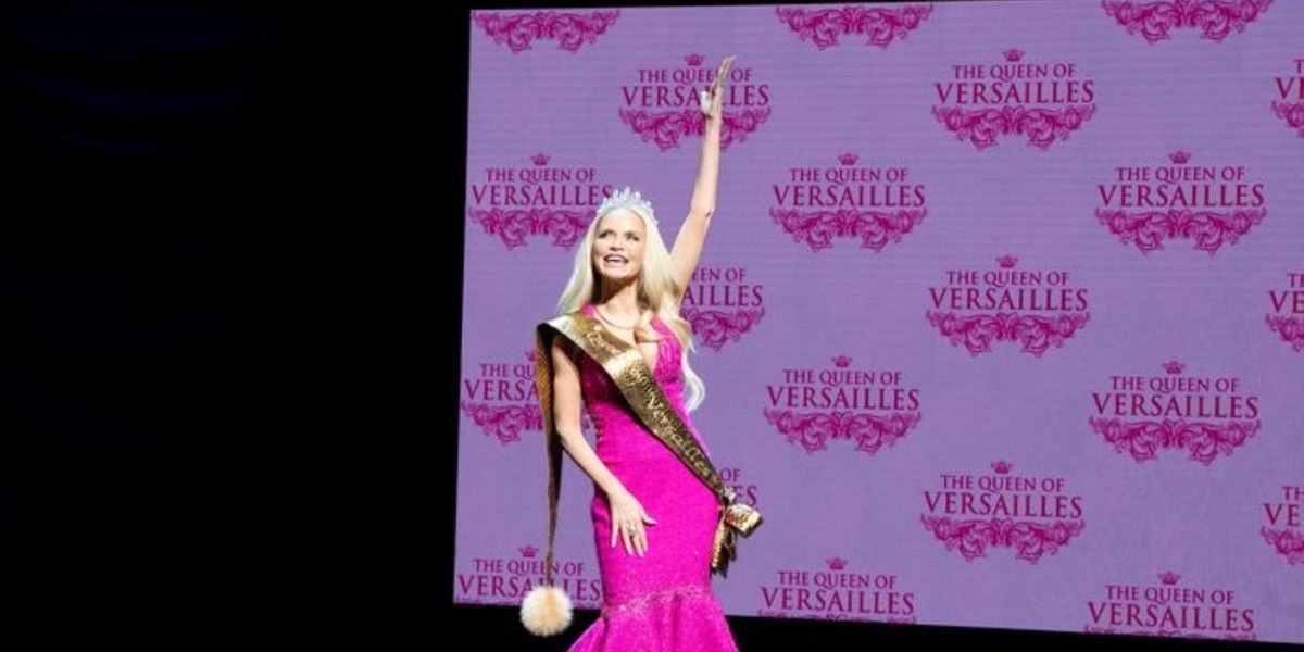 Kristin Chenoweth treedt op met THE QUEEN OF VERSAILLES in THE LATE SHOW 