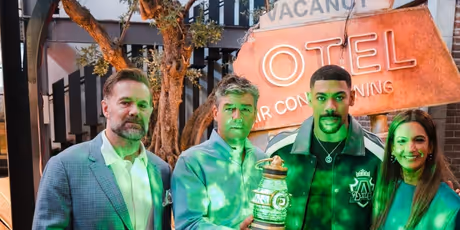 LANTERNS and STUART FAILS TO SAVE THE UNIVERSE to Host Immersive Fan Experiences in San Di Photo