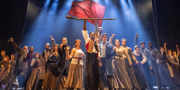 LES MISÉRABLES Makes Final Chicago Run at Cadillac Palace Theatre Photos