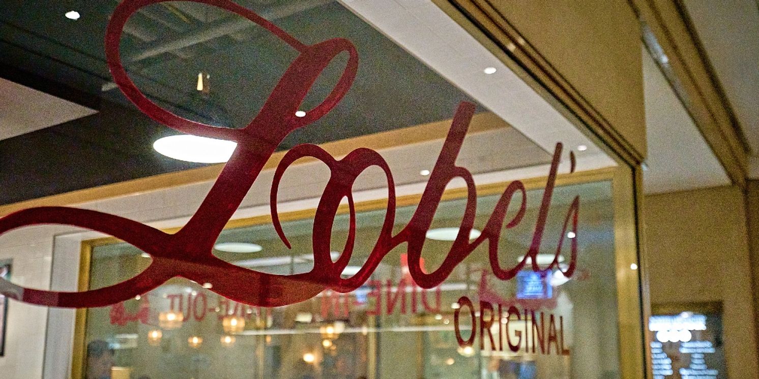 LOBEL'S ORIGINAL Debuts at Rockefeller Center to the Delight of Guests  Image