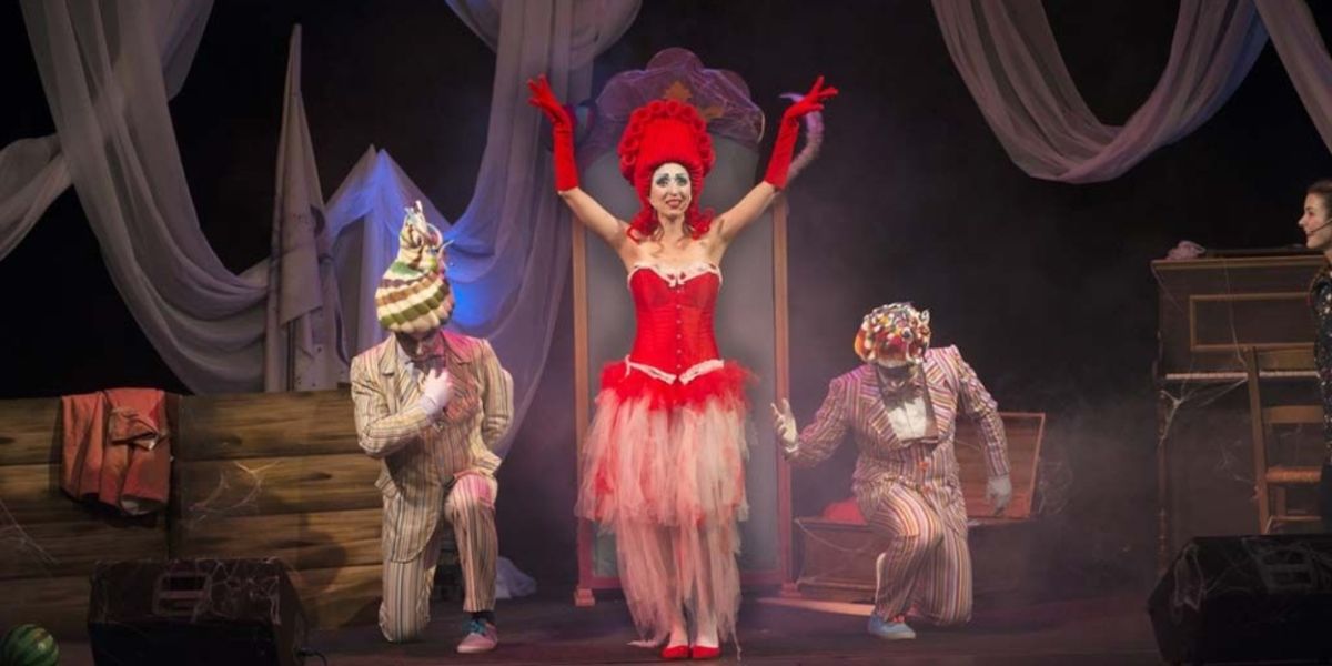 La comedia familiar ESOS LOCOS FANTASMAS vuelve al Teatro Lara este sábado