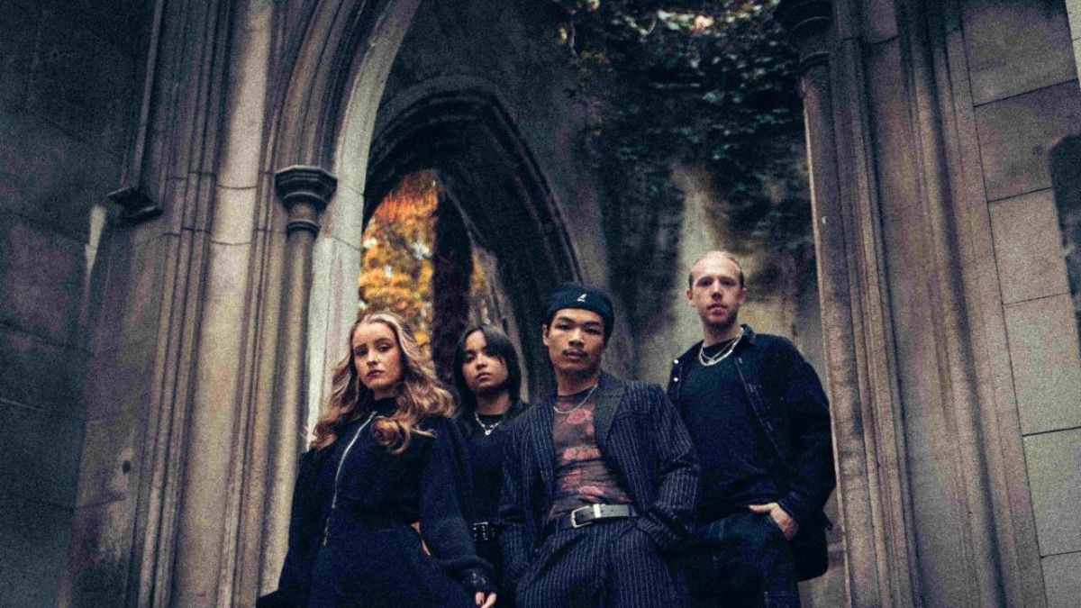 Lady Of Mars Signs with FLG, Releases New Single Let It Burn