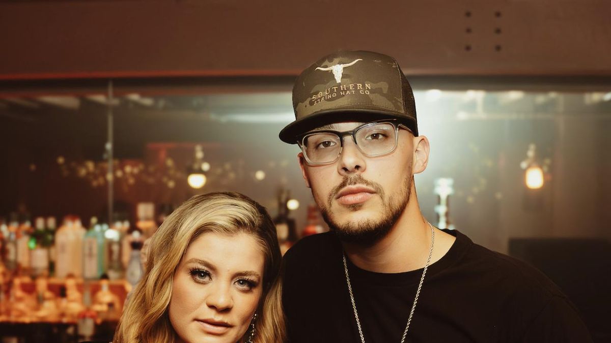 Lauren Alaina Earns Fourth No. 1 With 'All My Exes' Featuring Chase Matthew