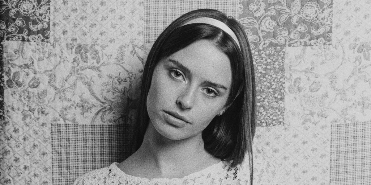 Leah Jane Perfectly Describes Love in Its Purest Form With 'Same Cloth'