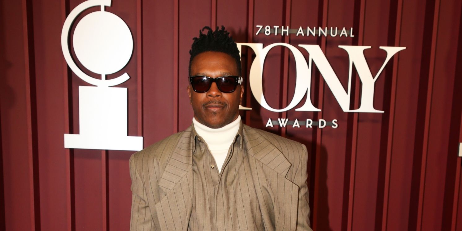 Leslie Odom, Jr. to Perform at Fox Cities P.A.C. This Holiday Season  Image