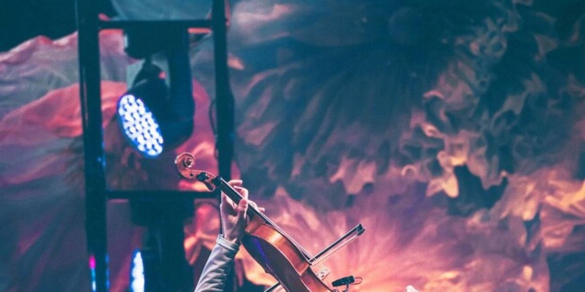 Lindsey Stirling to Launch SNOW WALTZ Holiday Tour Nov. 18 in Hollywood, FL