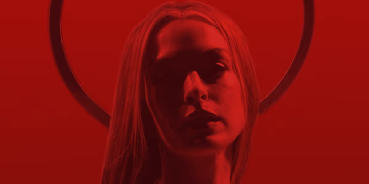 Écoutez : Anne Hathaway interprète la nouvelle chanson pop 'Burial' de MOTHER MARY 