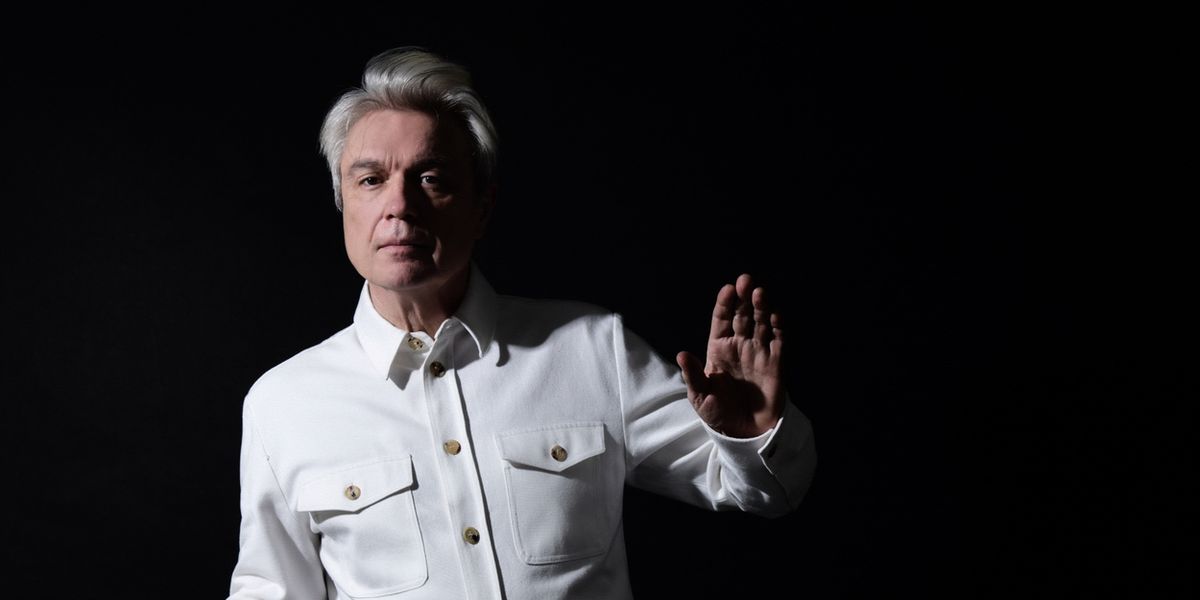 听：David Byrne 在北美巡演期间发布新单曲《T Shirt》 