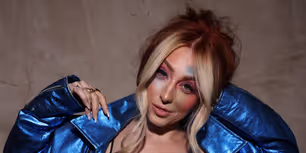 Listen: Kelsie Watts Releases New Holiday Single 'Christmas In New York'