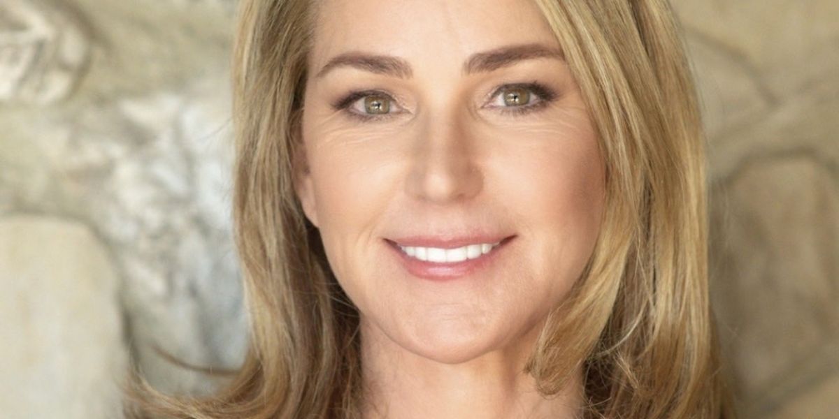 Listen: LITTLE KNOWN FACTS with Ilana Levine and Special Guest, Peri Gilpin