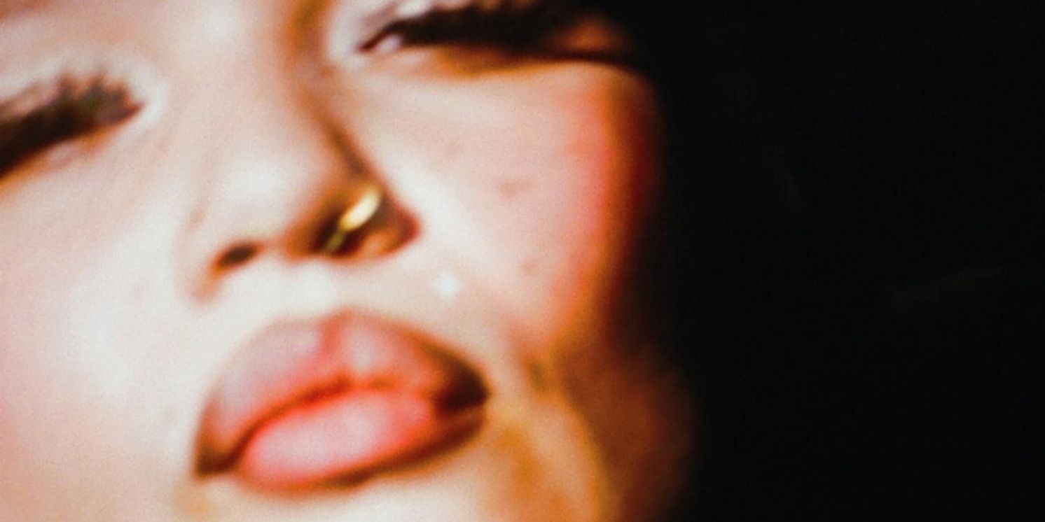 Lola Young Shares New Single 'Intrusive Thoughts'  Image