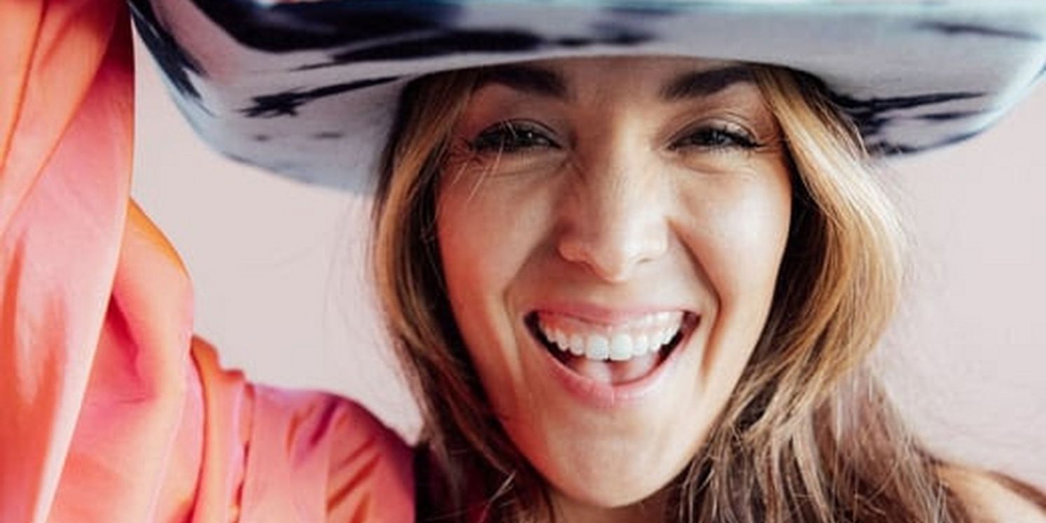 Lorena Leigh Rings In Holiday Cheer With 'Angels We Have Heard On High'  Image