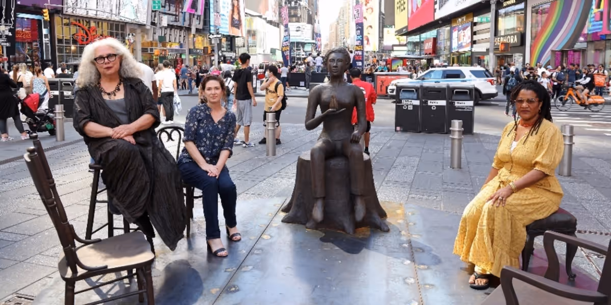 Lorraine Hansberry Sculpture To Be Permanently Installed At Chicago's Navy Pier