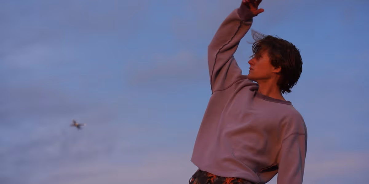 Lostboycrow Heats Up With New Single 'Summer Boy'