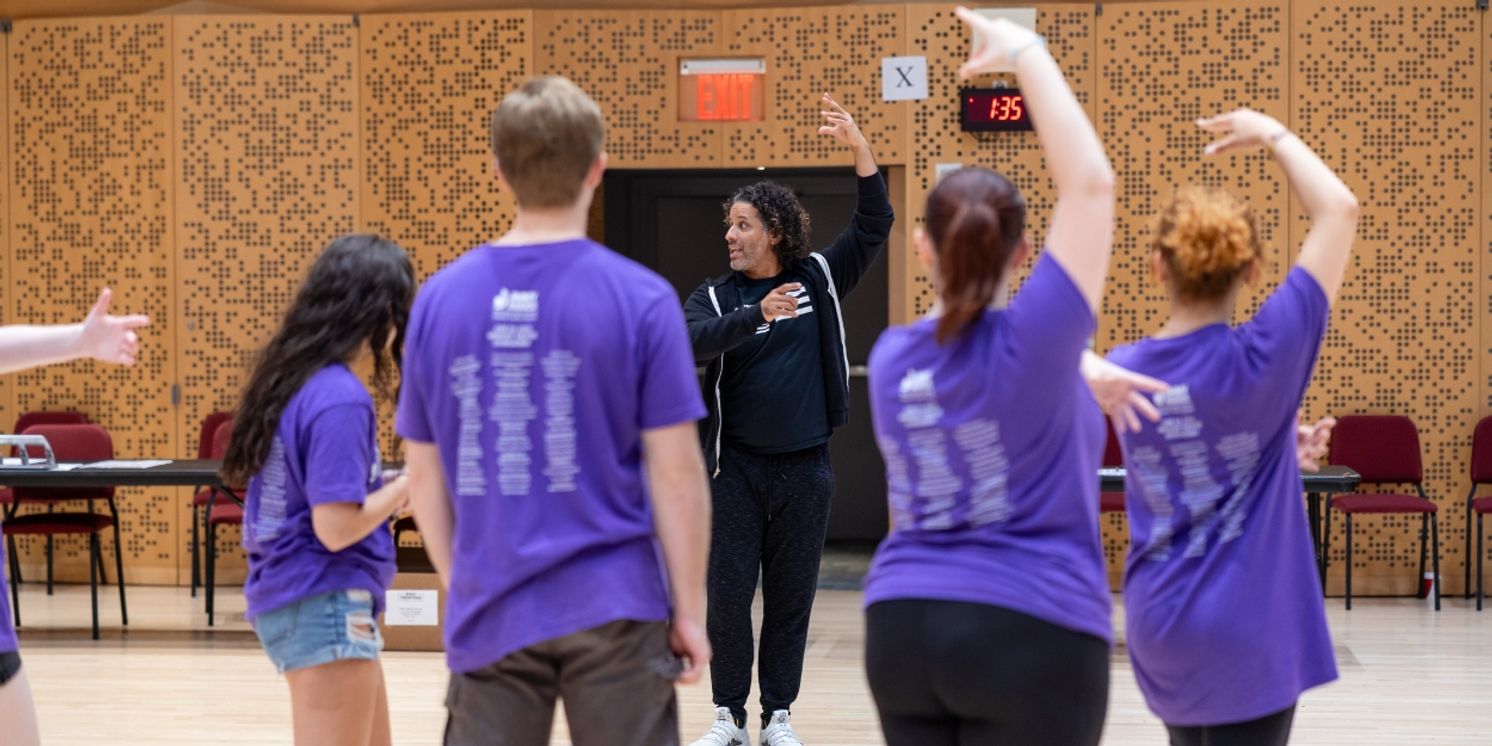 Los Latinos Lideran un Momento Crucial en los Jimmy Awards  Image