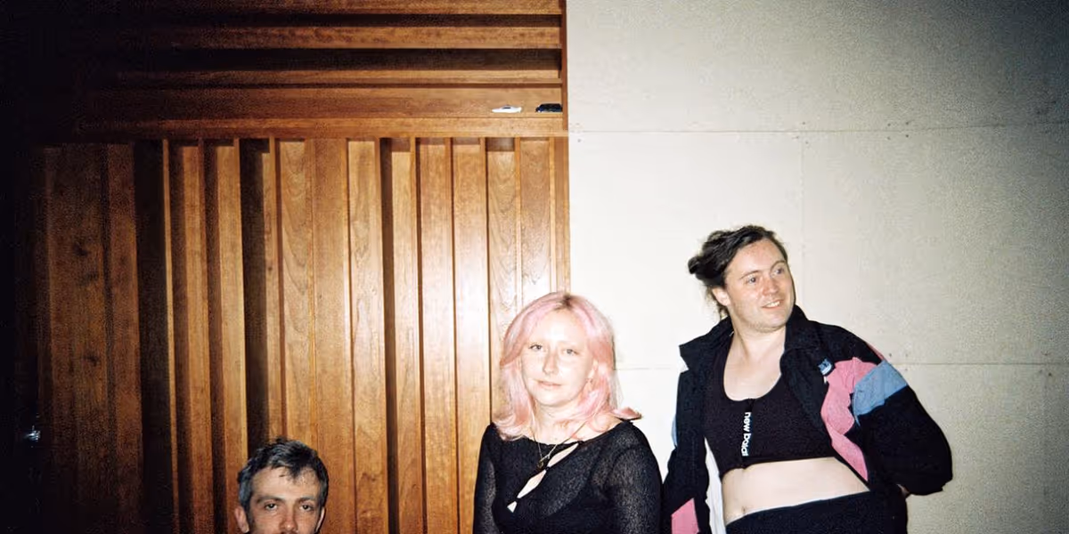 M(H)AOL Releases New Single & Video SCAM MANIFESTO on Merge Records