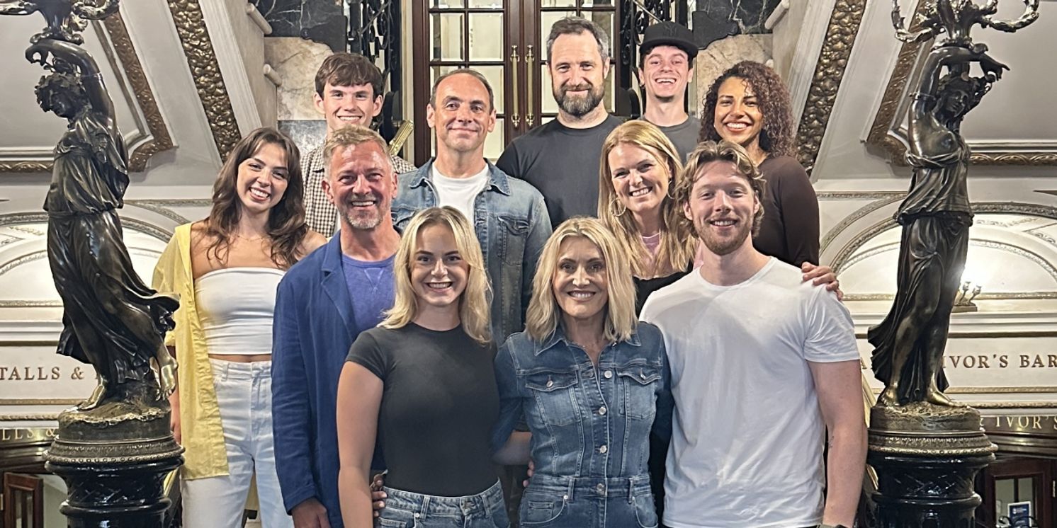 MAMMA MIA! Reveals New London Cast and Extends Booking  Image