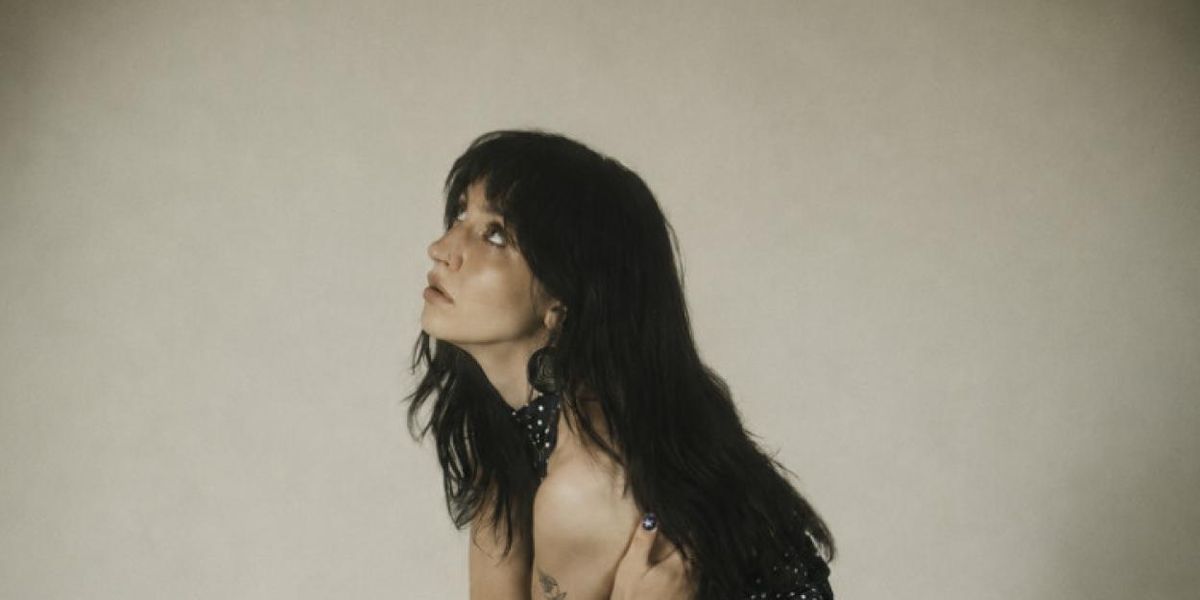 MOLLY AND THE DOLLY SHOP Releases New Single MOVE INSIDE