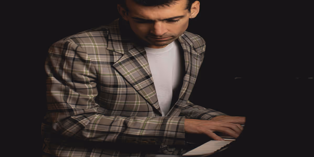 MOMENTISM Single Out Now Ahead of Jamie Safir's Debut Album