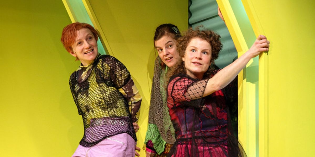 MUTTERTIER Comes to Burgtheater This Month