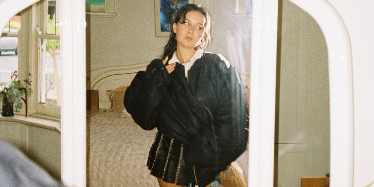 Mallrat Conjures the Celestial and Caustic with 'Ray Of Light'