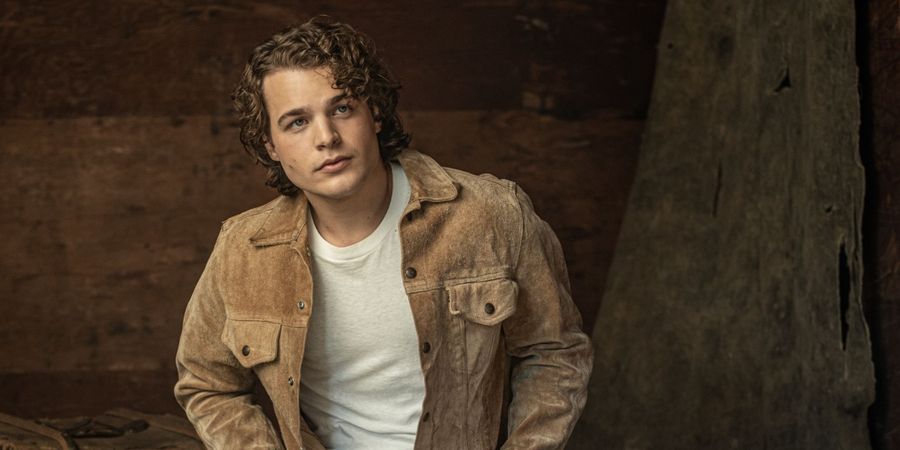 Max McNown Releases New Single 'Roses & Wolves' Feat. Hailey Whitters