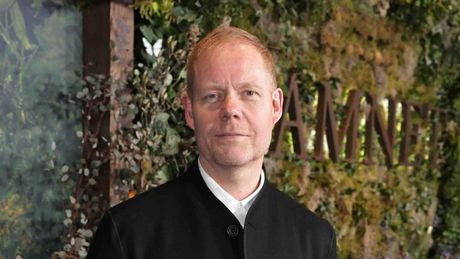 Max Richter Releases WHILE THE FLOOD RAGES Album Photo